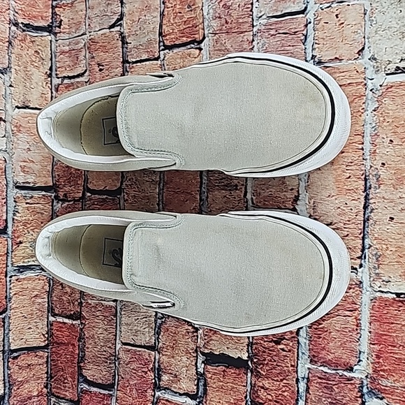VANS SLIP ON LOWTOPS, WOMANS SIZE 8.5 EUC - Picture 3 of 12